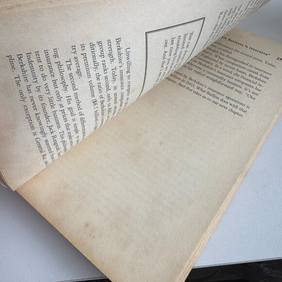 The Warren Buffett Way - 2nd Edition by Robert G. Hagstrom - Picture 4 of 4